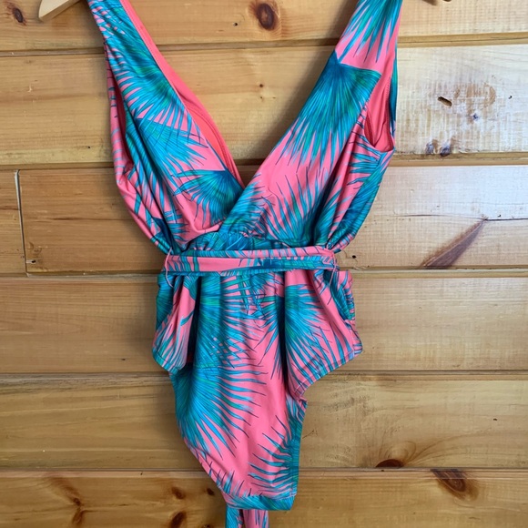 Victoria’s Secret Pink/Green Floral One Piece Swimsuit.  Size M. - Picture 5 of 7